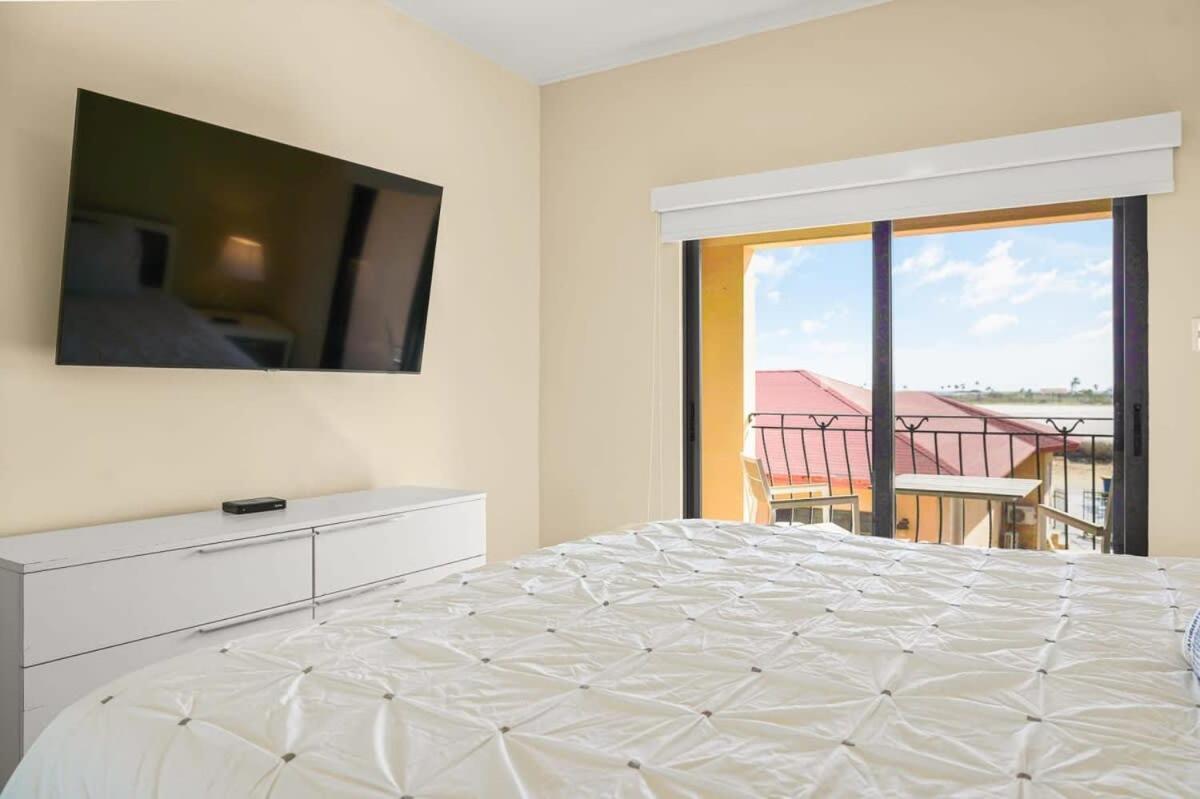 Wonder Apartment In Gold Coast With Private Pool パームビーチ エクステリア 写真