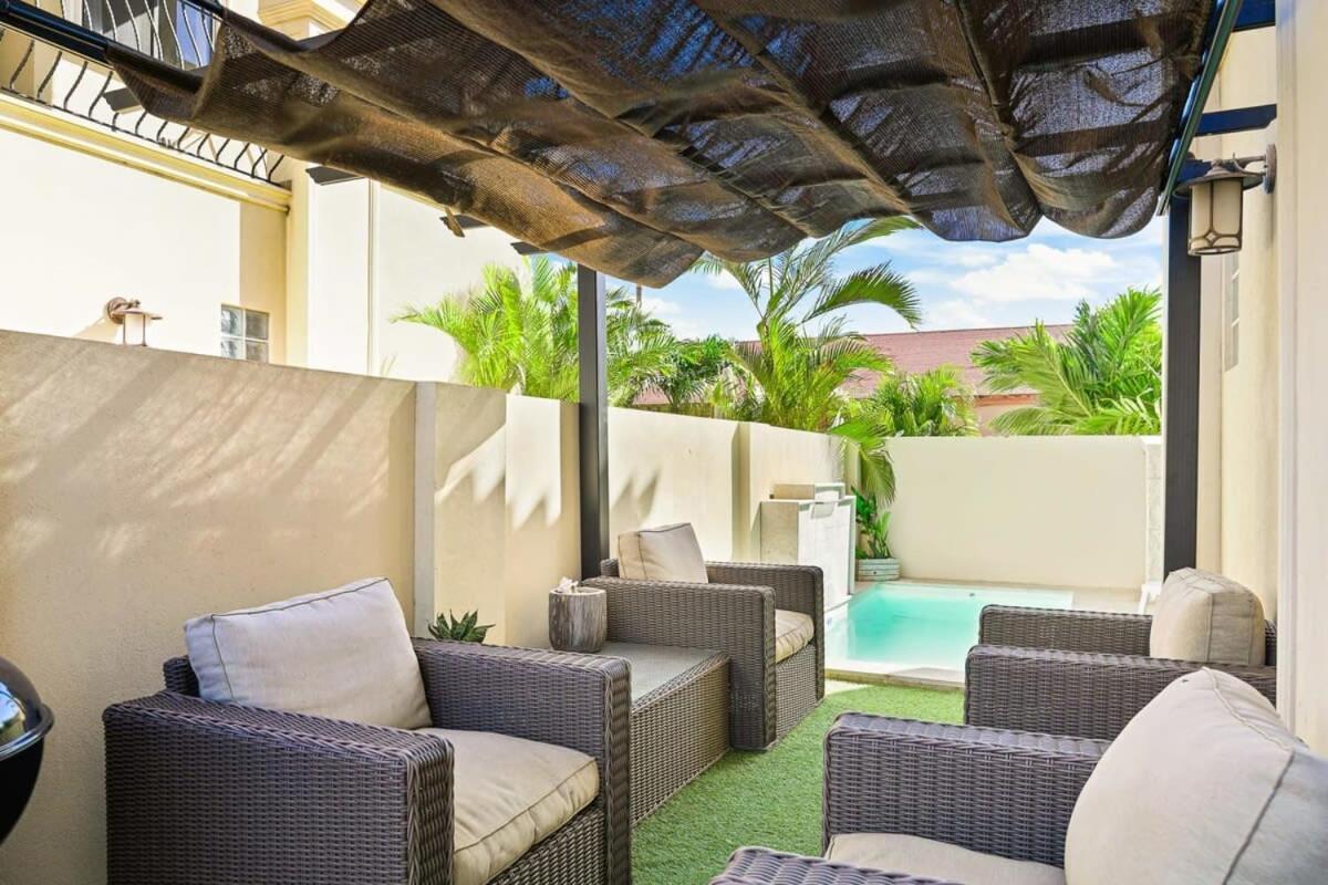 Wonder Apartment In Gold Coast With Private Pool パームビーチ エクステリア 写真