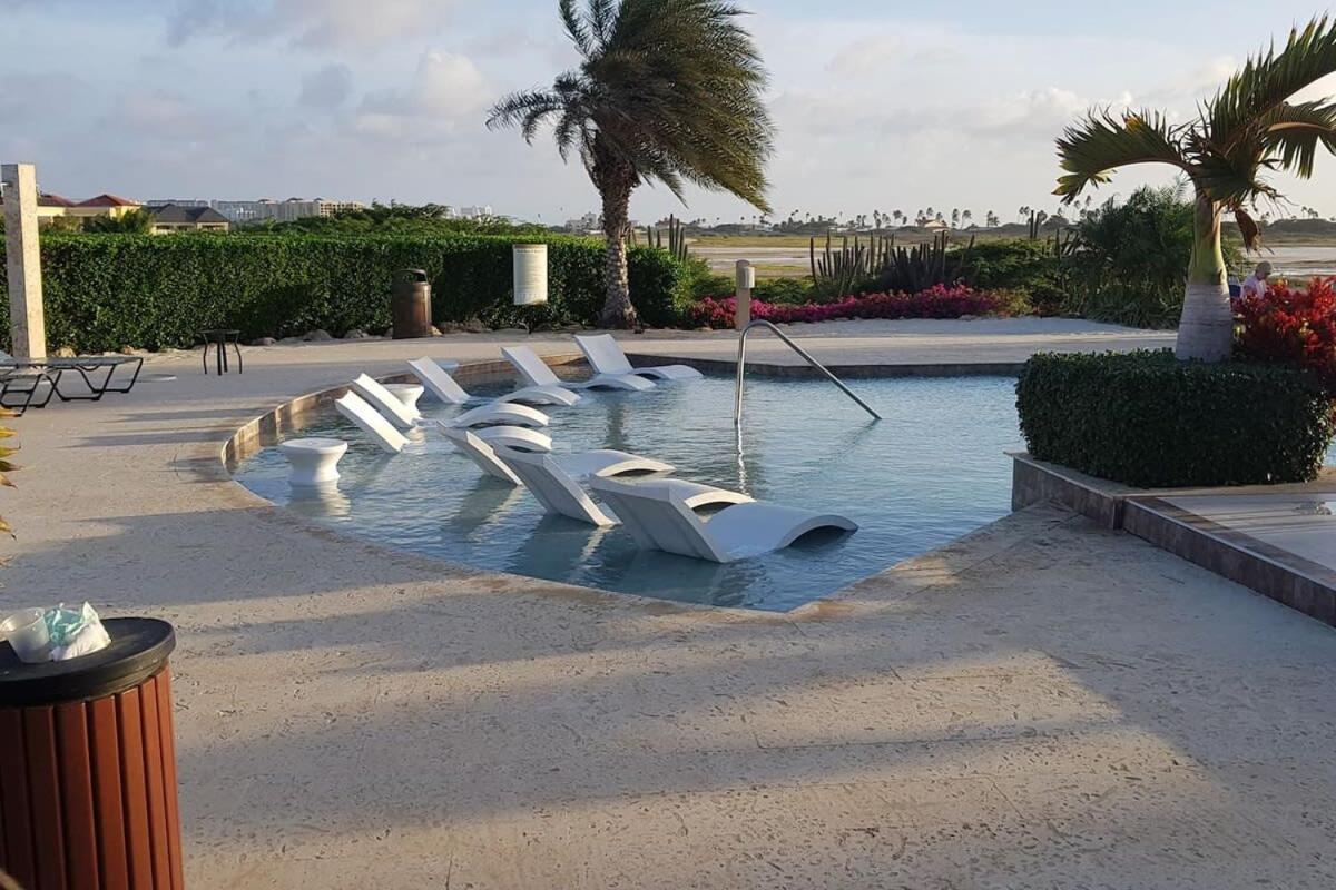 Wonder Apartment In Gold Coast With Private Pool パームビーチ エクステリア 写真